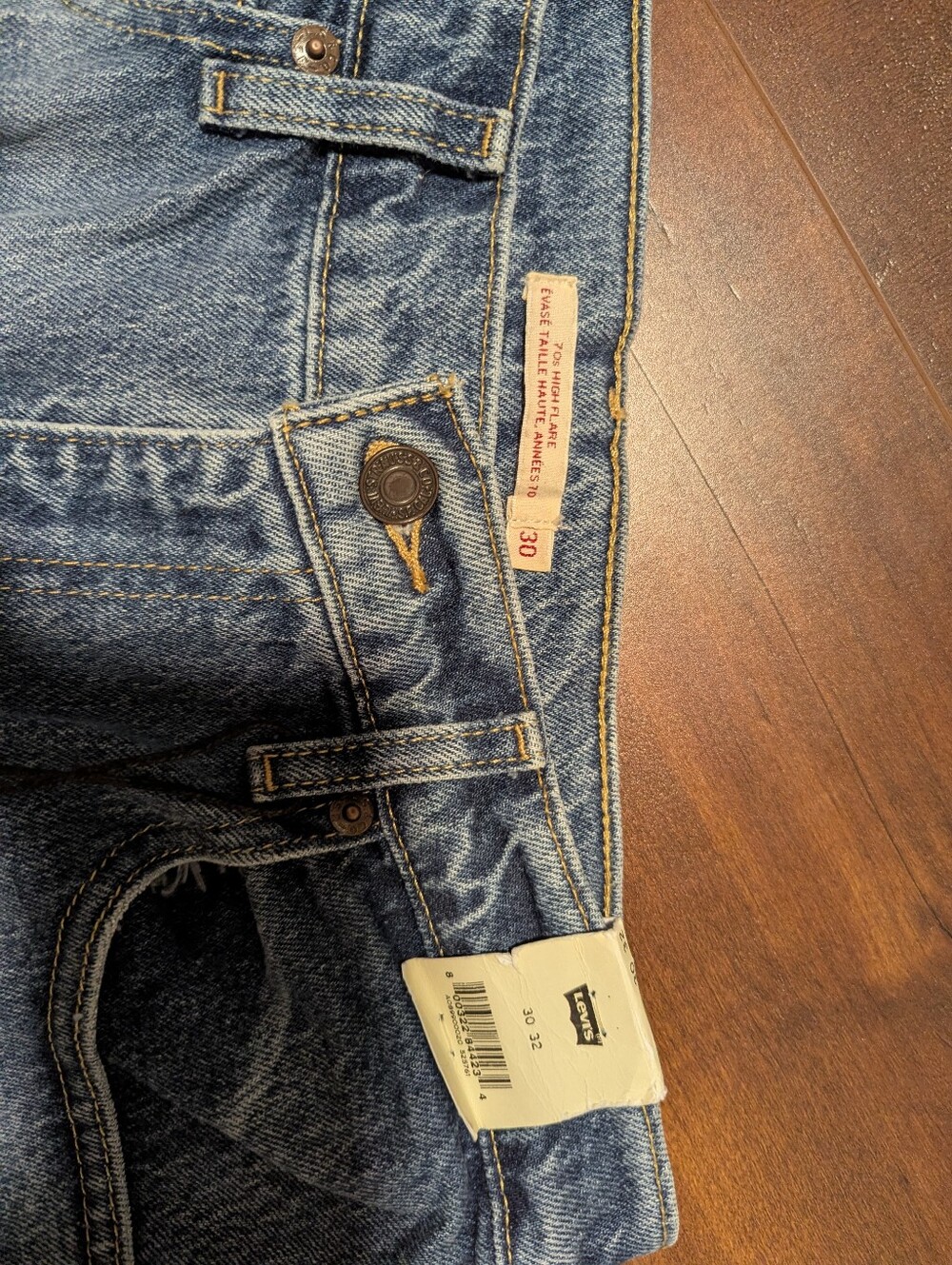 Levi's 70s High Flare Jeans - Picture 5 of 7